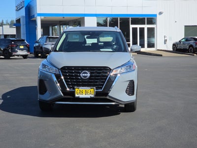 2022 Nissan Kicks SV