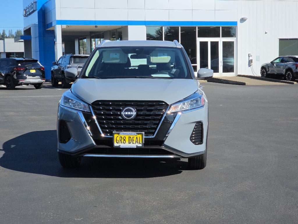 2022 Nissan Kicks SV