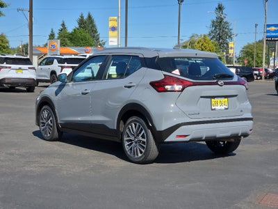 2022 Nissan Kicks SV