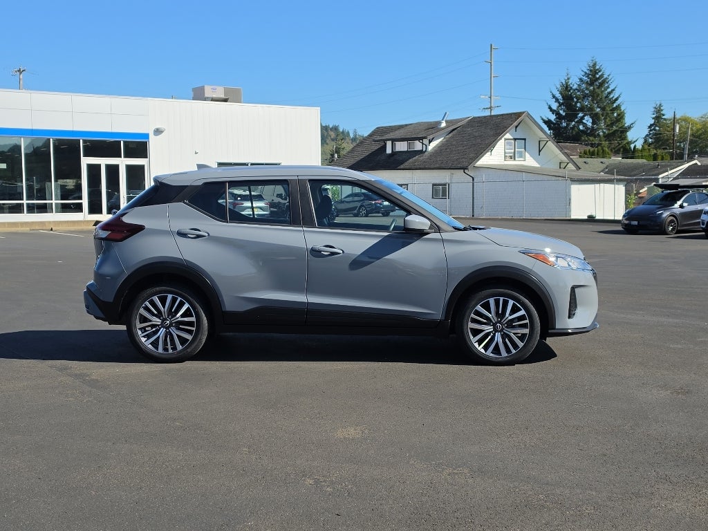 2022 Nissan Kicks SV