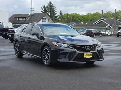 2018 Toyota Camry SE