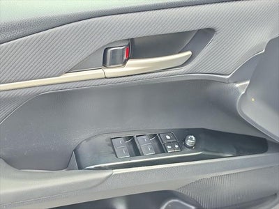2025 Toyota Camry Hybrid SE