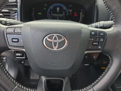2025 Toyota Camry Hybrid SE