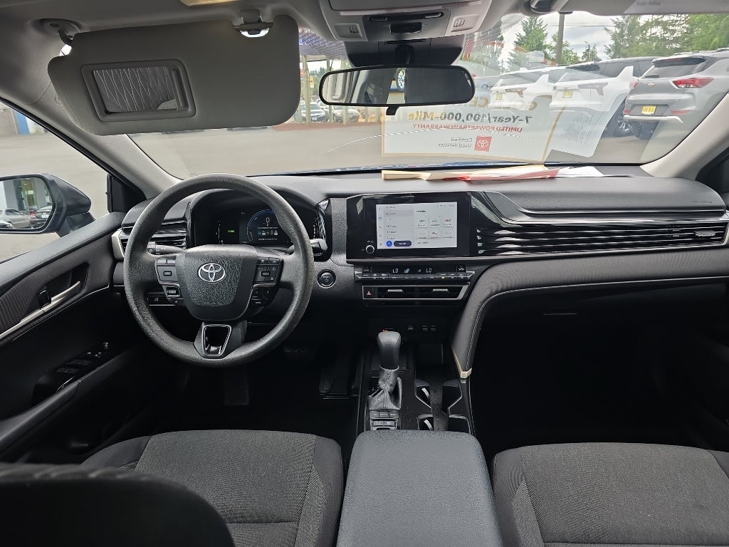 2025 Toyota Camry Hybrid LE