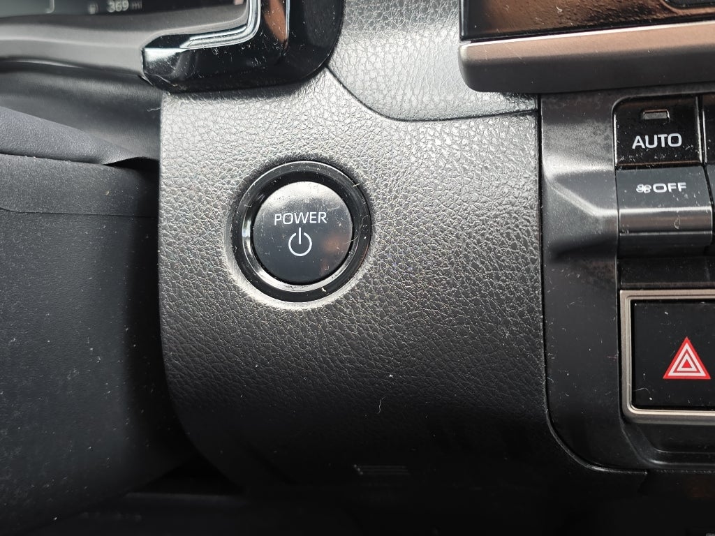 2025 Toyota Camry Hybrid LE