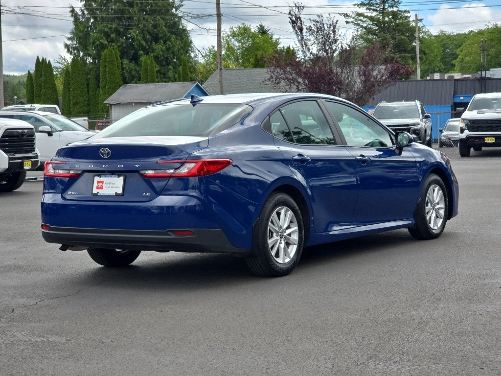 2025 Toyota Camry Hybrid LE
