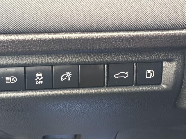 2025 Toyota Camry Hybrid LE