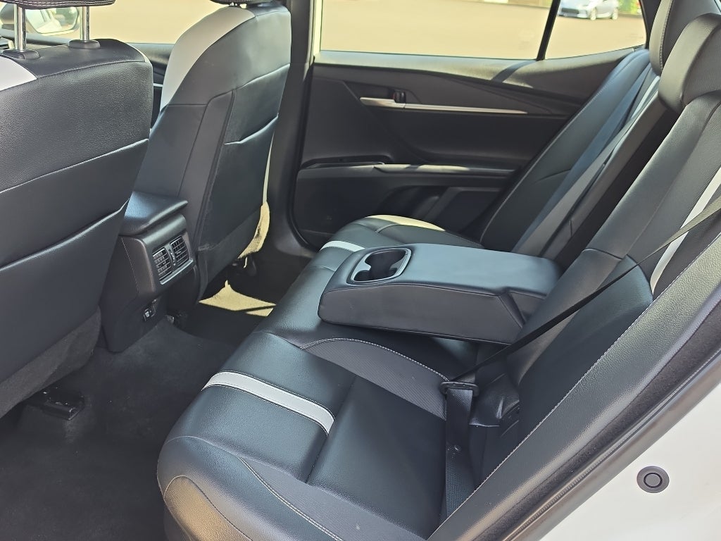 2025 Toyota Camry Hybrid SE