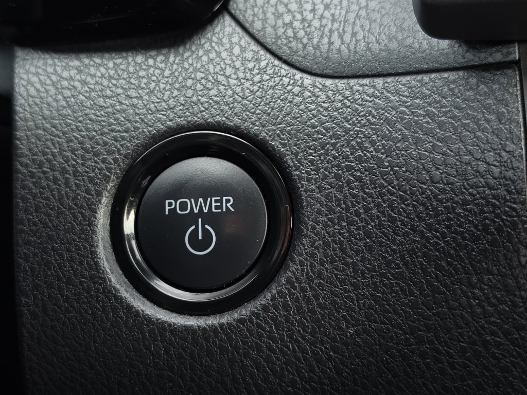 2025 Toyota Camry Hybrid SE