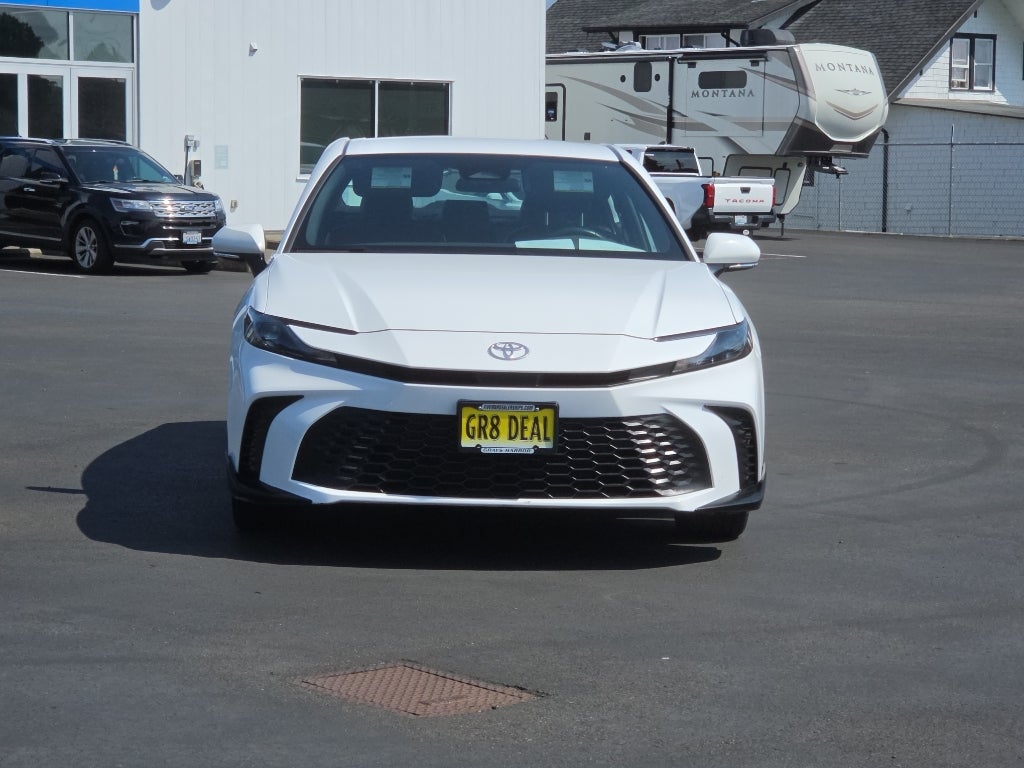 2025 Toyota Camry Hybrid SE