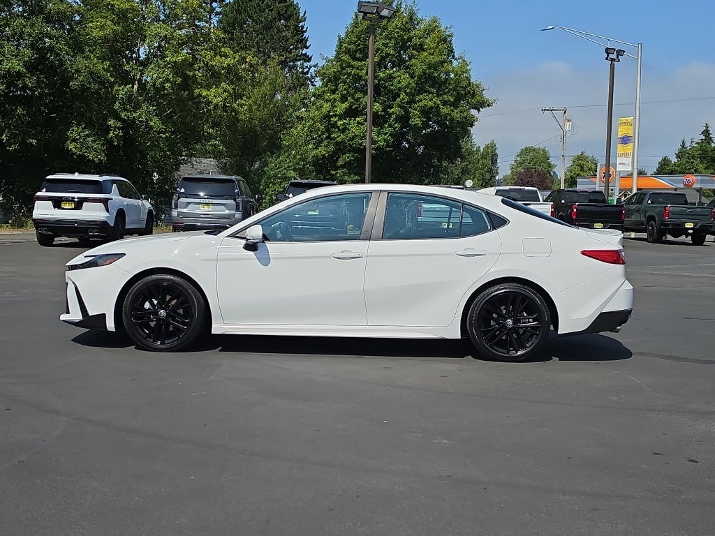 2025 Toyota Camry Hybrid SE