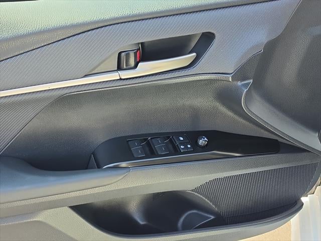 2025 Toyota Camry Hybrid SE