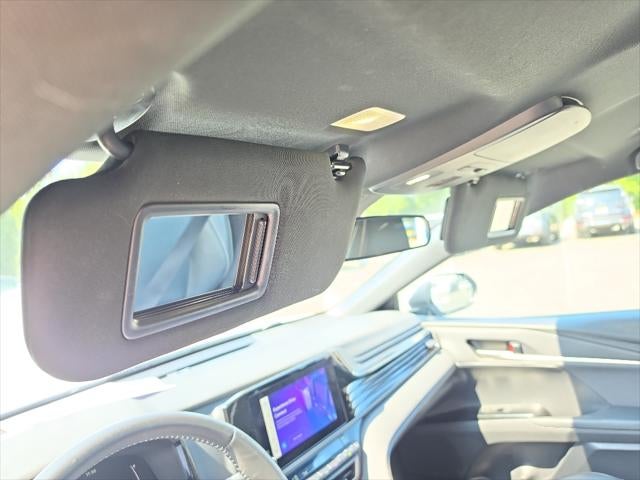 2025 Toyota Camry Hybrid SE