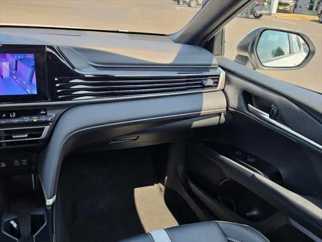 2025 Toyota Camry Hybrid SE