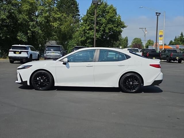 2025 Toyota Camry Hybrid SE