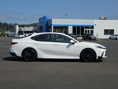 2025 Toyota Camry Hybrid SE