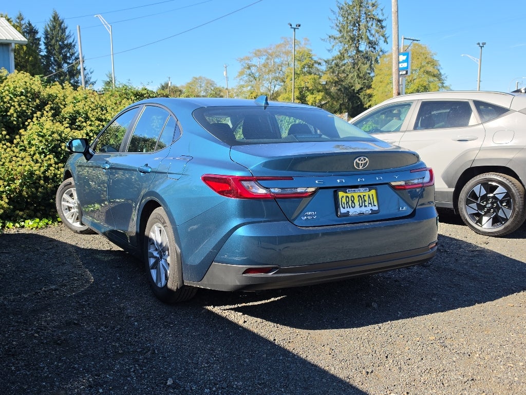 2025 Toyota Camry Hybrid LE