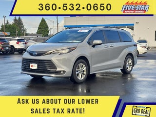 2022 Toyota Sienna XLE Woodland Edition