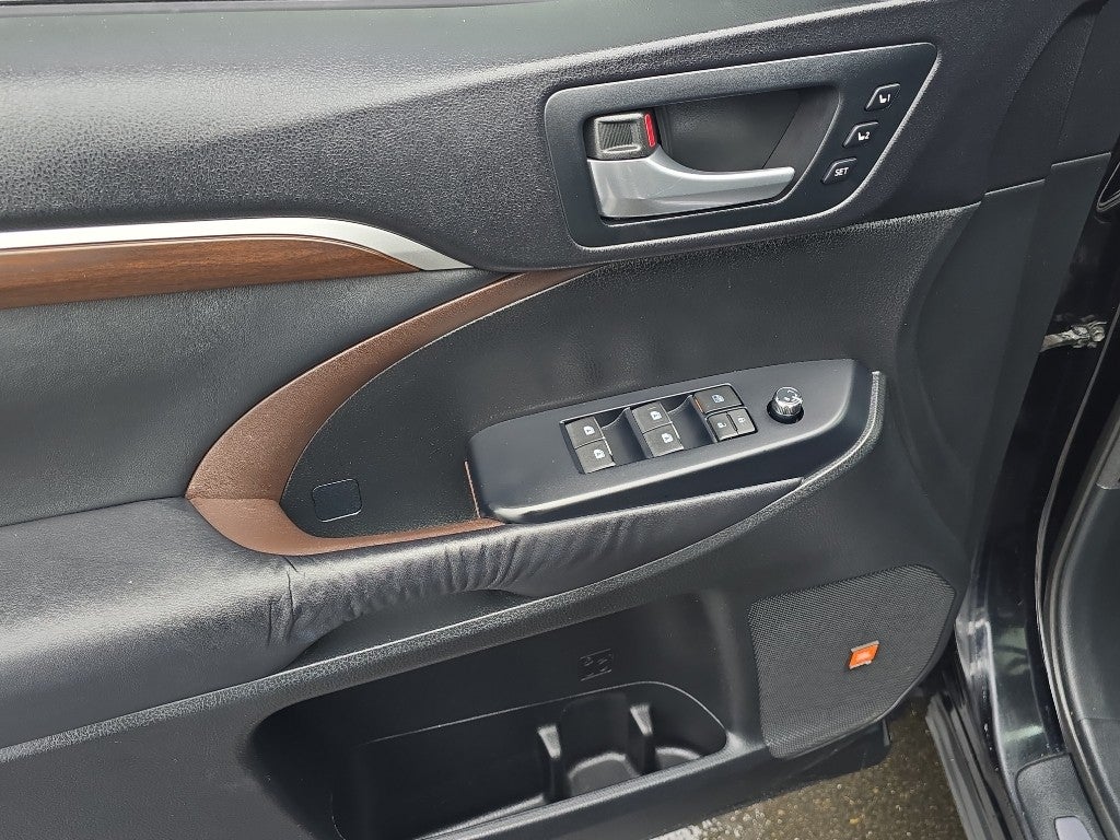 2015 Toyota Highlander Limited Platinum