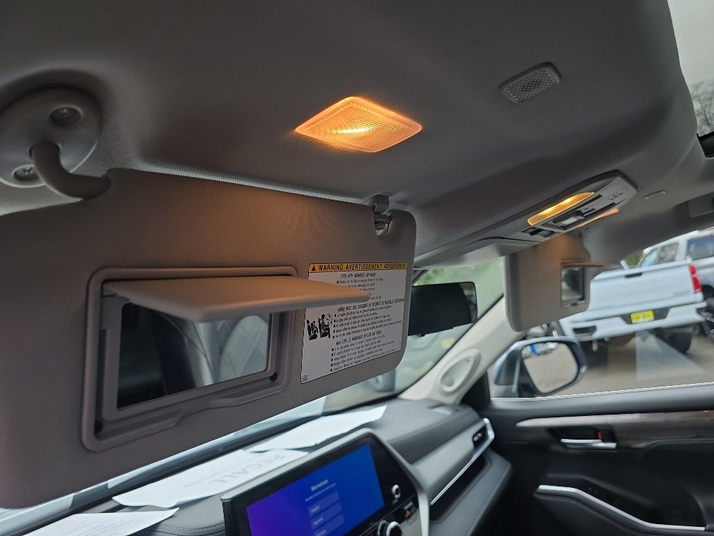 2023 Toyota Highlander Hybrid Hybrid Platinum