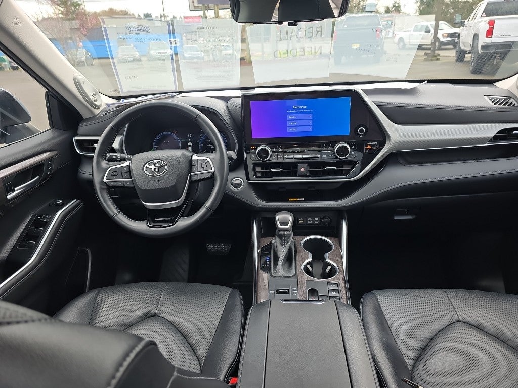 2023 Toyota Highlander Hybrid Hybrid Platinum