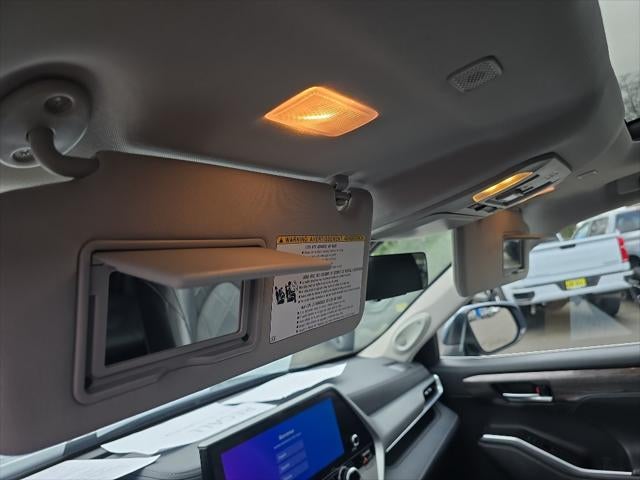 2023 Toyota Highlander Hybrid Hybrid Platinum