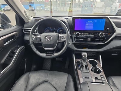 2023 Toyota Highlander Hybrid Hybrid Platinum