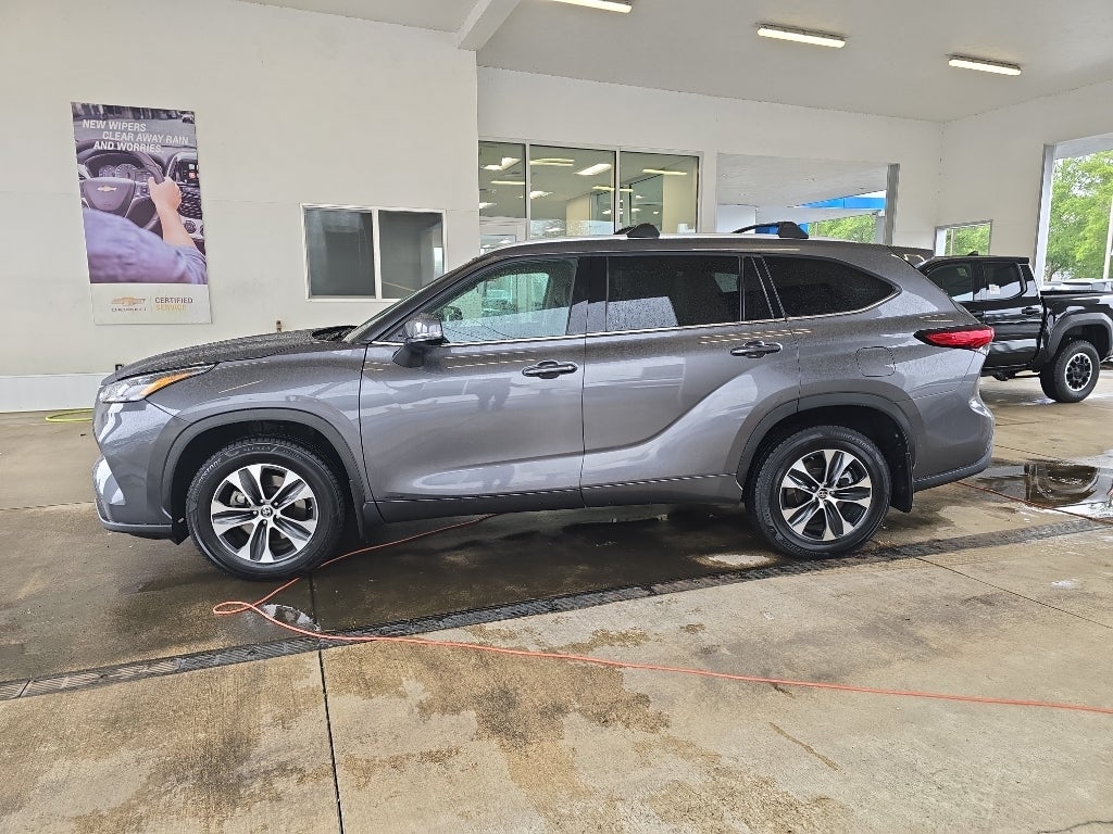 2022 Toyota Highlander Hybrid Hybrid XLE