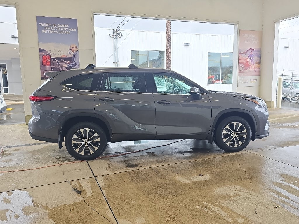 2022 Toyota Highlander Hybrid Hybrid XLE