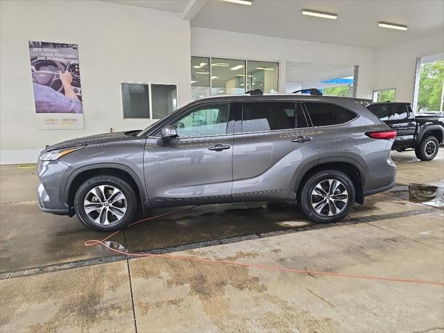 2022 Toyota Highlander Hybrid Hybrid XLE