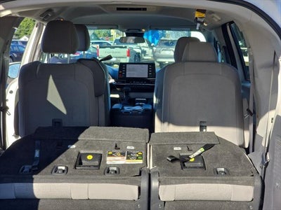 2024 Toyota Sienna LE