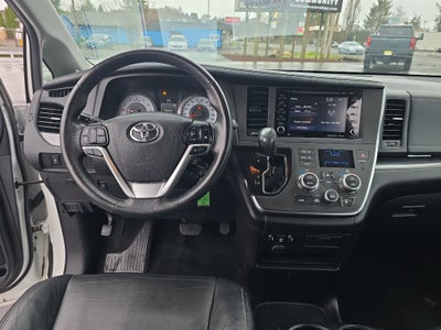 2018 Toyota Sienna SE