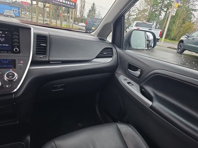 2018 Toyota Sienna SE