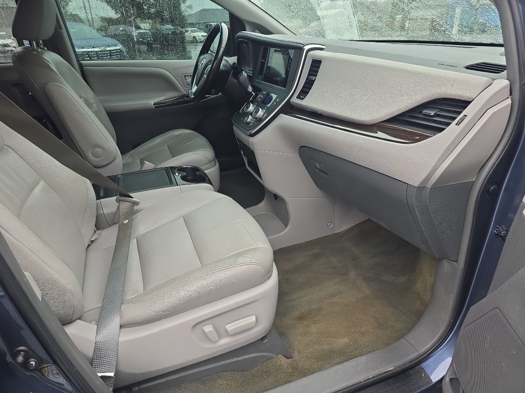 2015 Toyota Sienna XLE
