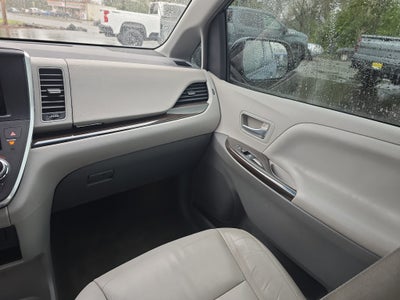 2015 Toyota Sienna XLE