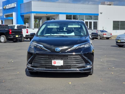 2024 Toyota Sienna XLE