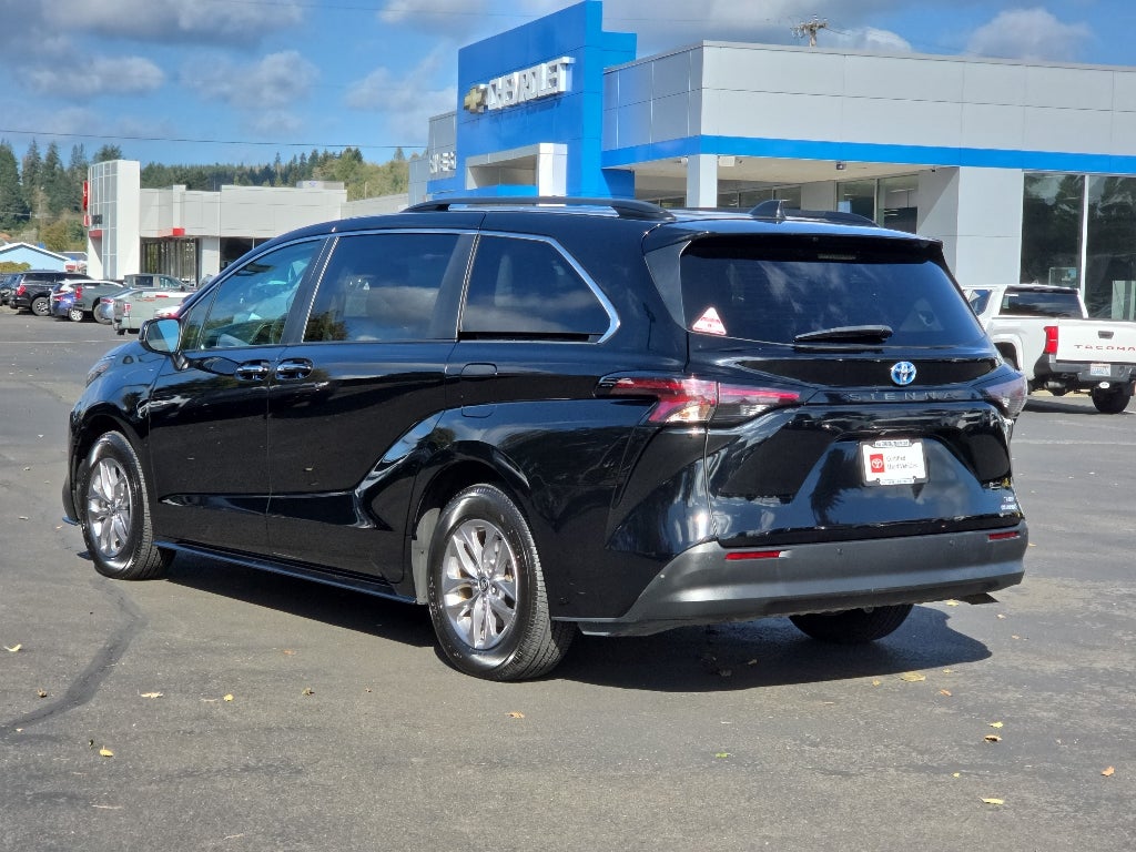 2024 Toyota Sienna XLE