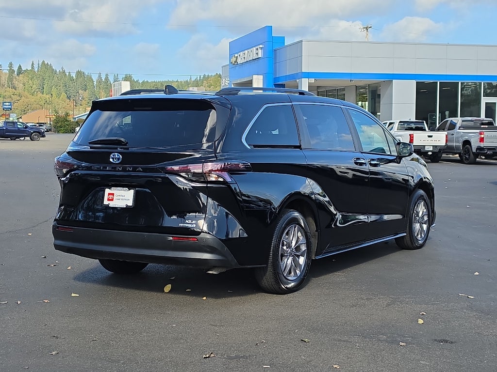2024 Toyota Sienna XLE