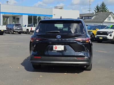 2024 Toyota Sienna XLE