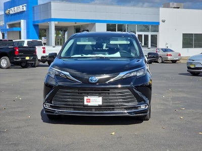 2024 Toyota Sienna XLE