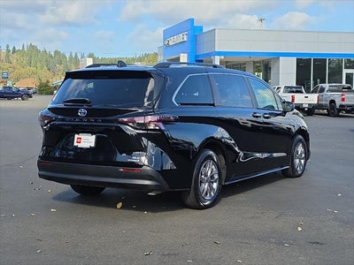 2024 Toyota Sienna XLE