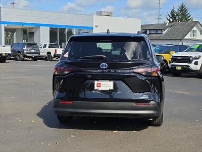 2024 Toyota Sienna XLE