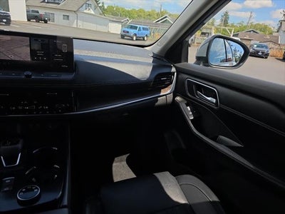2025 Nissan Rogue Platinum