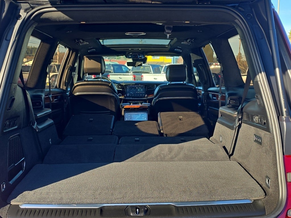 2022 Jeep Grand Wagoneer Series III