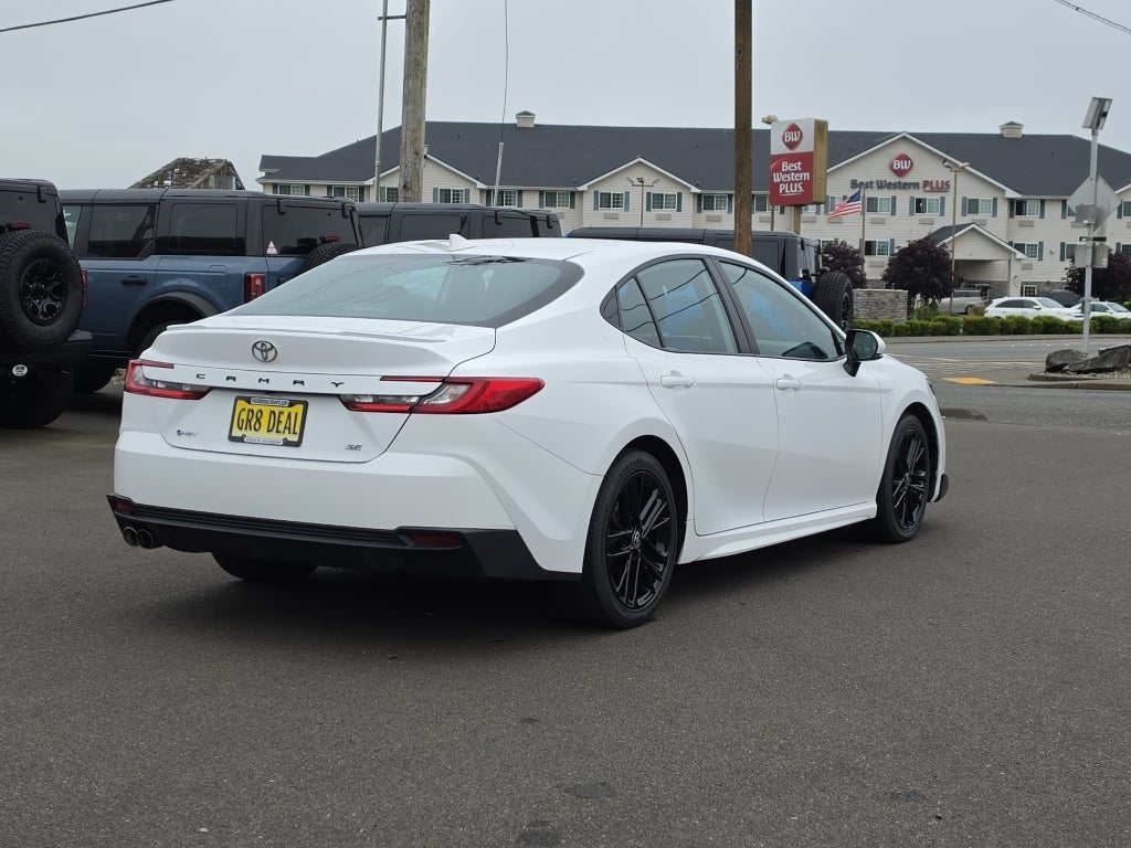 2025 Toyota Camry SE