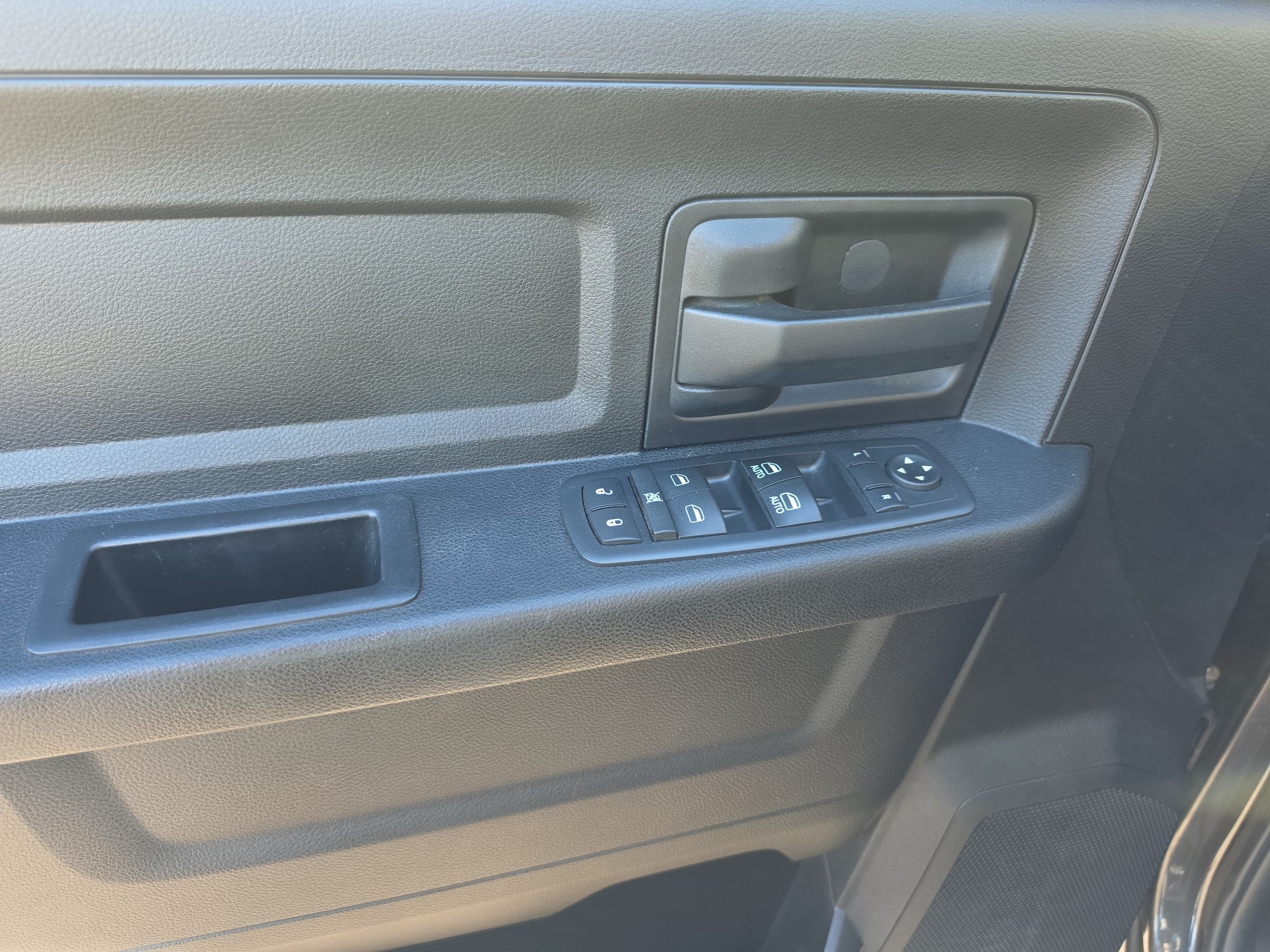 2017 RAM 2500 Tradesman Crew Cab 4x4 6'4"""" Box