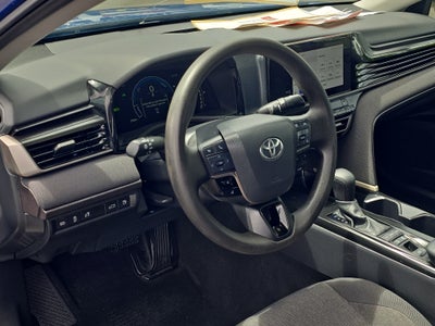 2025 Toyota Camry Hybrid LE