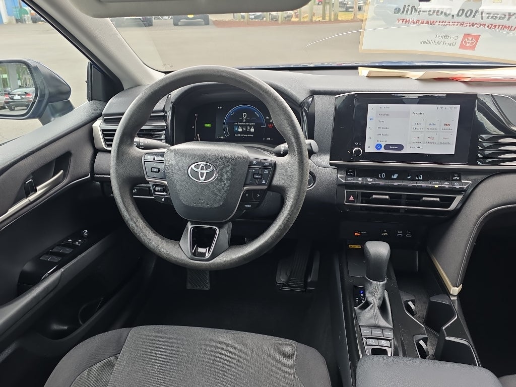 2025 Toyota Camry Hybrid LE