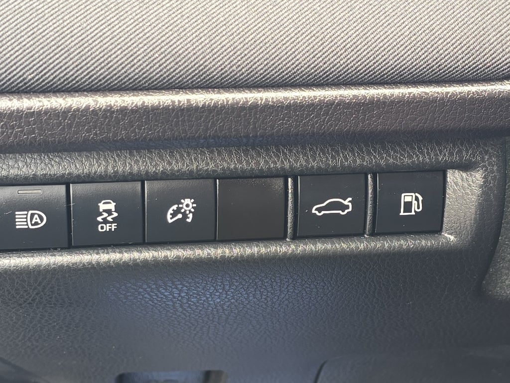 2025 Toyota Camry Hybrid LE