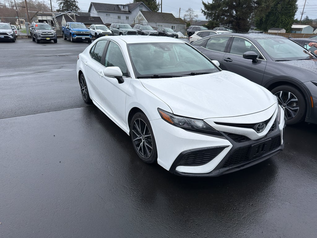 2022 Toyota Camry SE